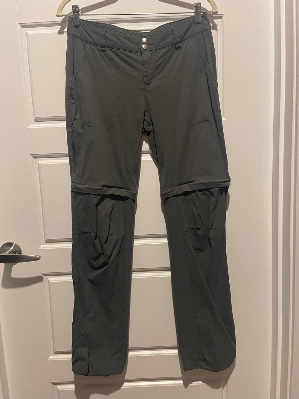 Women’s Zip-Off Cargo Pants in grey